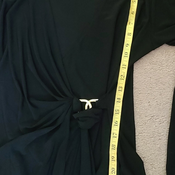 TravelSmith top, black,  wrap front , gold metal clasp S - Picture 6 of 7